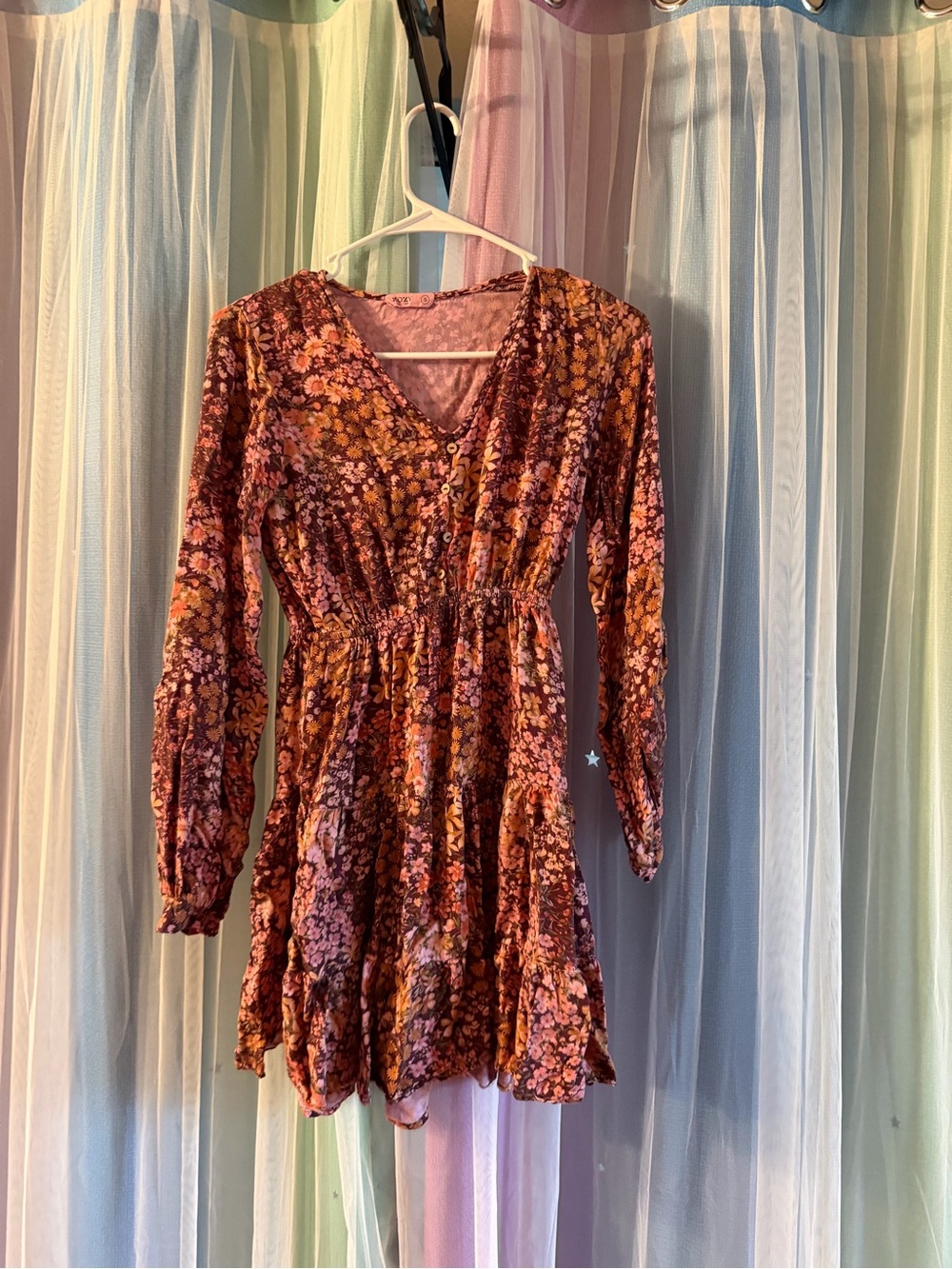 Long Sleeve Floral V-Neck Mini Dress in Burgundy Pink